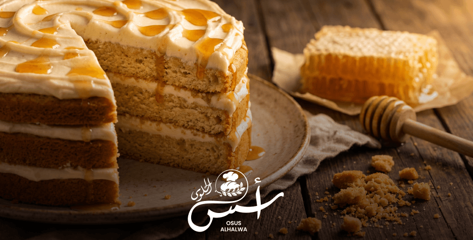ألذ كيكة عسل: دليلك الشامل لأقوى الأنواع وطريقة طلبها جاهزة